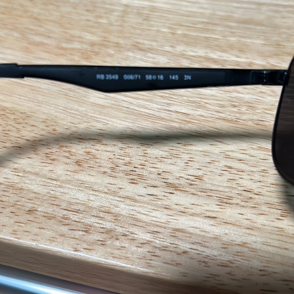 Ray Ban Aviators - Picture 2 of 6